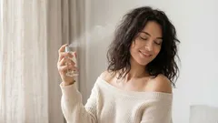 Zašto ne biste trebali nanositi parfem na zapešća: tajne bogatog mirisnog traga