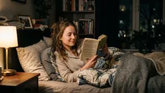 Samo 20 minuta čitanja prije spavanja: jednostavan večernji ritual koji djeluje tiho, ali snažno